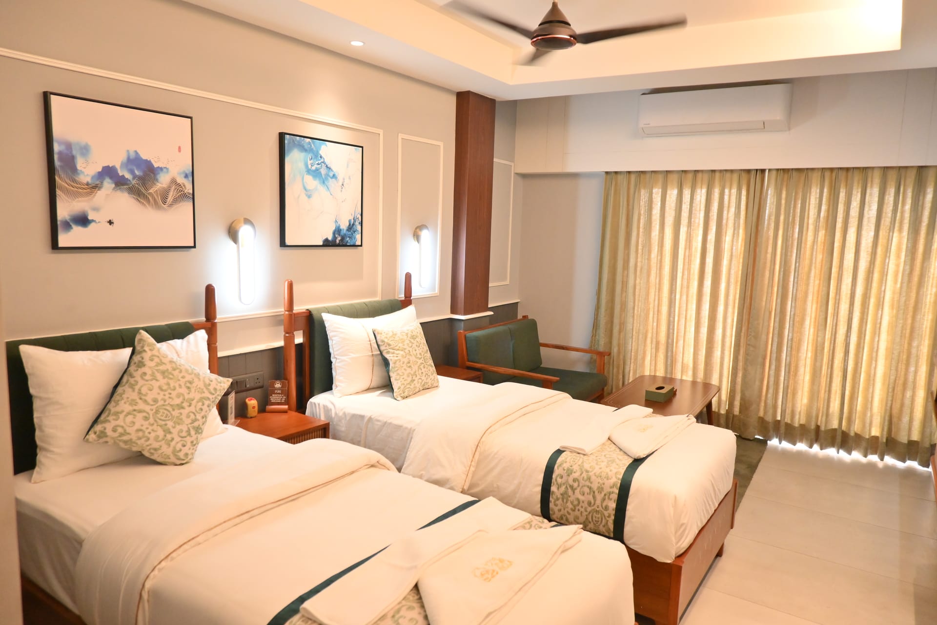 Platinum Twin Bed sea-facing room